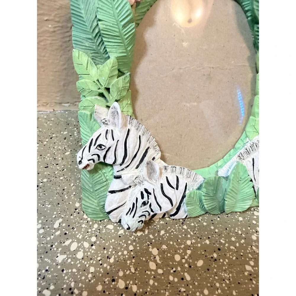 Vintage Style‎ Zebra Jungle Safari Tropical Leaf 3D Resin Picture Frame Green